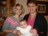 mom mom and josie